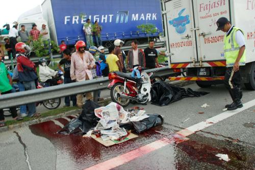 KEMALANGAN MAUT DI LEBUH RAYA PERSEKUTUAN