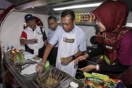 KL20_01102017_MOBILE_FOOD_KIOSK