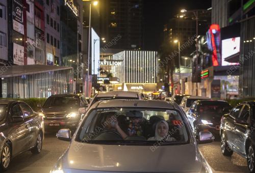 TINJAUAN AKTIVITI HARIAN WARGA KOTA DI BUKIT BINTANG