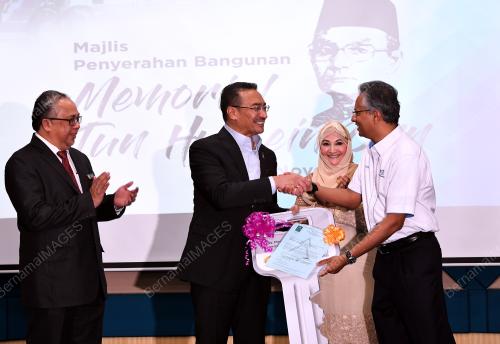 KL20_01112017_PENYERAHAN_BN201710279658