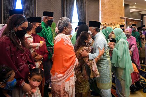 AL-SULTAN ABDULLAH RI'AYATUDDIN AL-MUSTAFA BILLAH SHAH