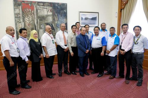 KL20_02072012_RAIS