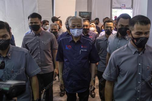 DATUK SERI ISMAIL SABRI YAAKOB