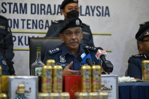 SINDIKET PENYELUDUPAN MINUMAN KERAS