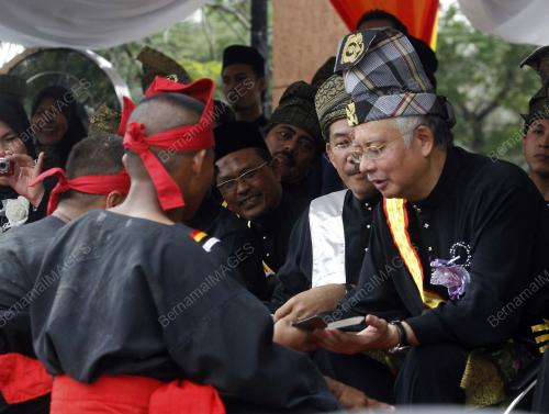 NAJIB TUN RAZAK