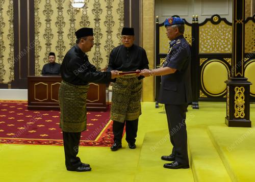 AL-SULTAN ABDULLAH RI'AYATUDDIN AL-MUSTAFA BILLAH SHAH