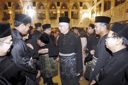 MOHD NAJIB TUN ABDUL RAZAK