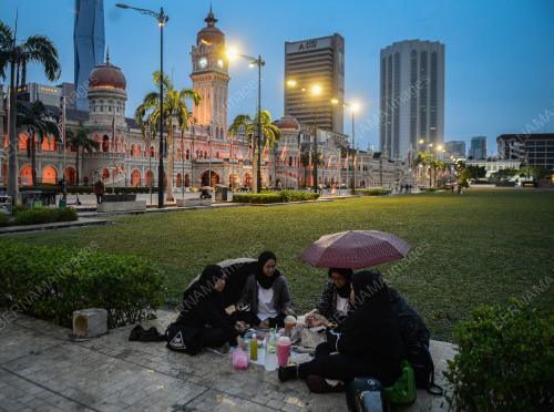 BERBUKA PUASA DATARAN MERDEKA
