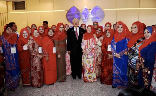 KL20_03092015_WANITA