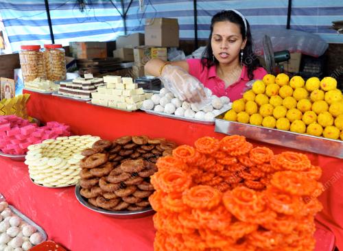 KL20_03112012_DEEPAVALI_KUIH