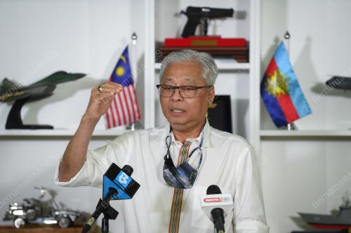 DATUK SERI ISMAIL SABRI YAAKOB