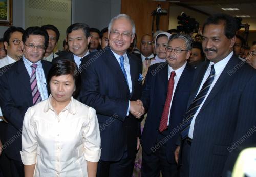 MOHD NAJIB TUN ABDUL RAZAK