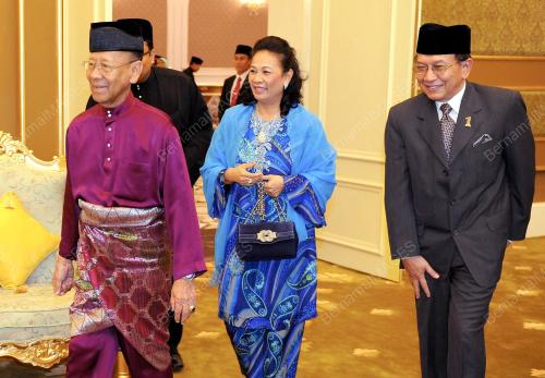 KL20_04042012_AGONG