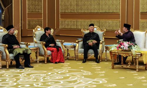 KL20_04082017_AGONG