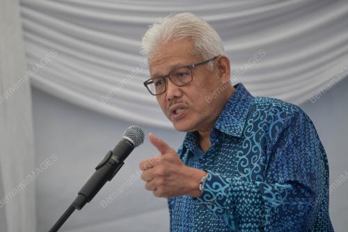 DATUK SERI HAMZAH ZAINUDIN