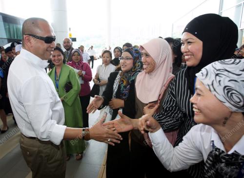 NAZRI AZIZ