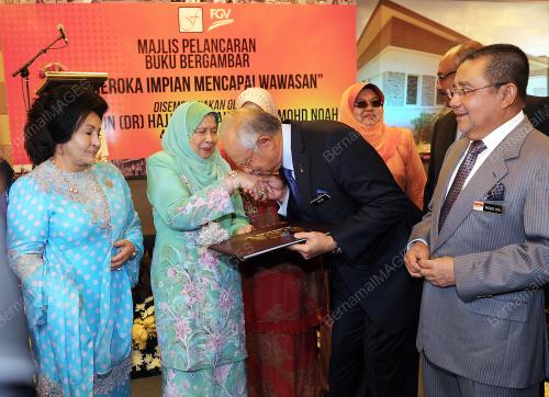 KL20_04112013_BUKU