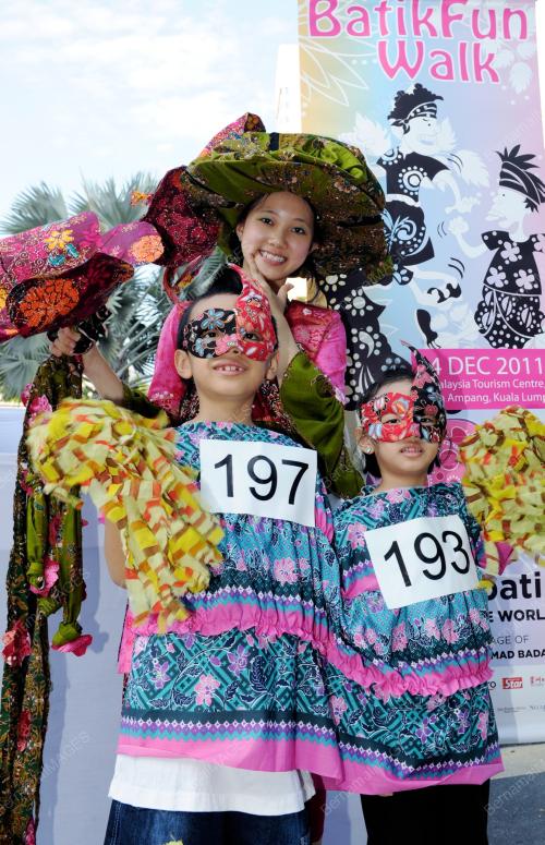 LARIAN BATIK