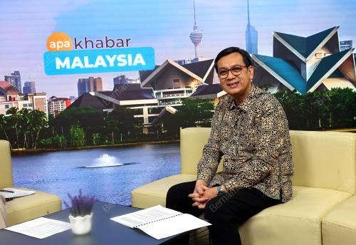 NIK KAMARUZAMAN NIK HUSIN