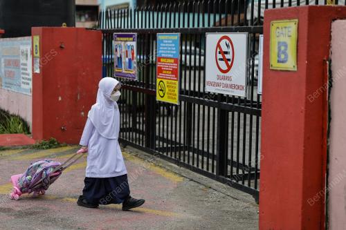 TINJAUAN PEMAKAIAN PELITUP MUKA DI SEKOLAH