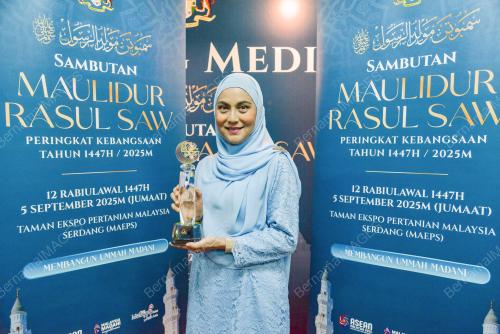 PENERIMA ANUGERAH MAULIDUR RASUL