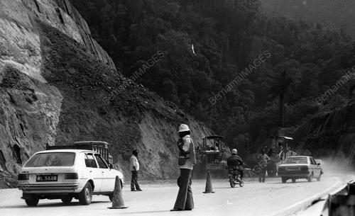 KL20_06032015_TANAH_RUNTUH