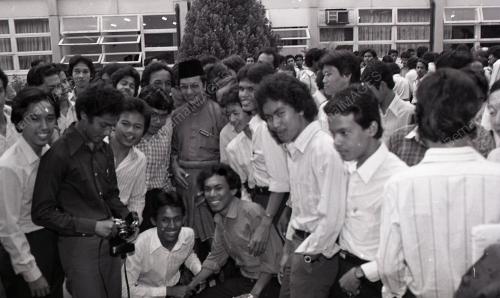 DR. MAHATHIR MOHAMAD