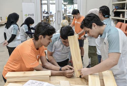PROGRAM THE GOOD BUILDER