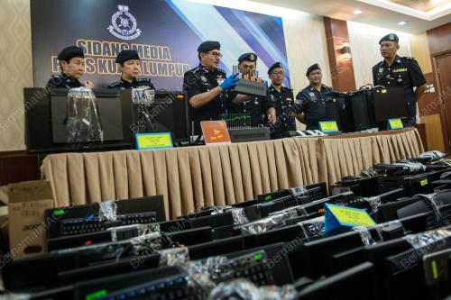 DATUK SERI MAZLAN LAZIM