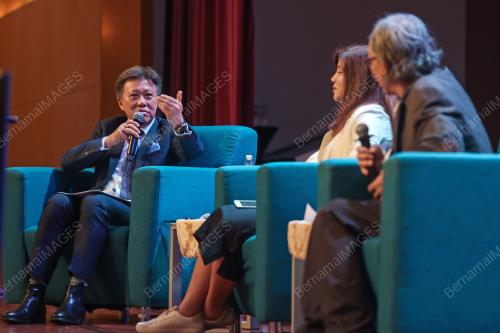 DIALOG PERSIDANGAN PEMIMPIN PEMIKIR EKONOMI ASEAN
