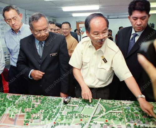 DATUK SERI ADENAN SATEM
