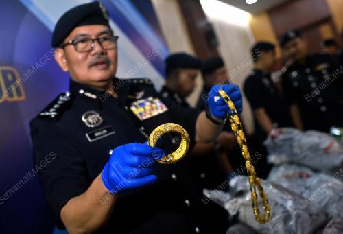 DATUK SERI MAZLAN LAZIM