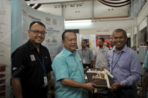 DATUK SERI ALEXANDER NANTA LINGGI