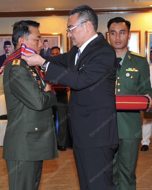 KL20_09022015_MINDEF