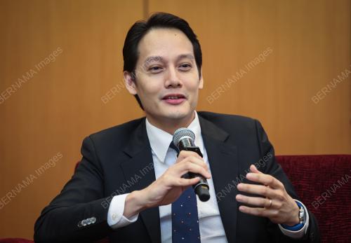AARON TANG