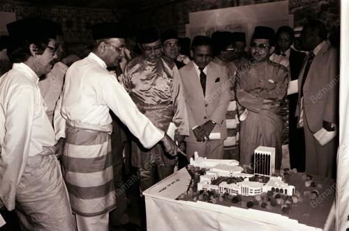 DATUK SERI HUSSEIN ONN