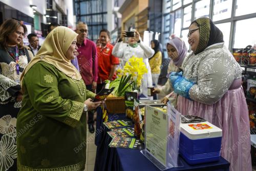 DATUK RUBIAH WANG