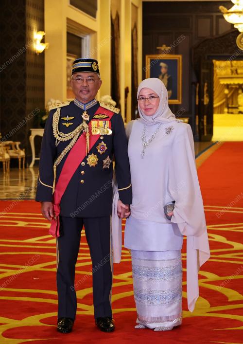 AL-SULTAN ABDULLAH RI'AYATUDDIN AL-MUSTAFA BILLAH SHAH