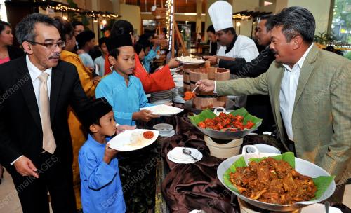 KL20_10072013_BERBUKA_PUASA