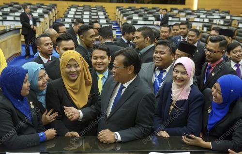 KL20_10082016_PARLIMEN