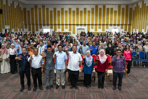 DATUK AZMAN ABIDIN