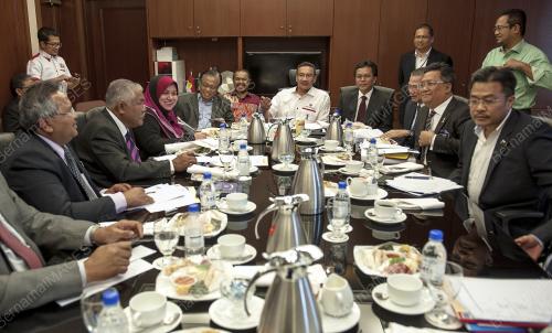 KL20_11112014_UMNO