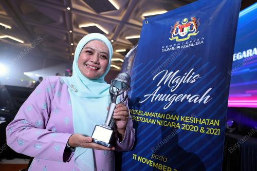 ERDA KHURSYIAH BASIR