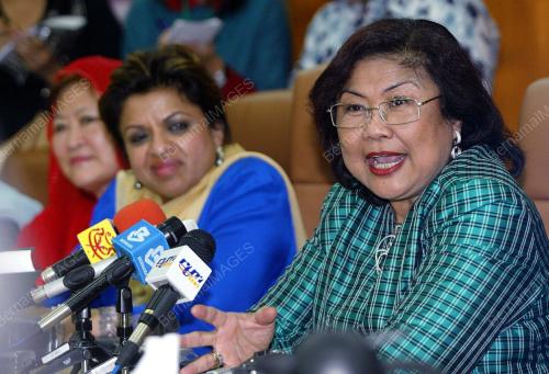 DATUK SERI RAFIDAH AZIZ