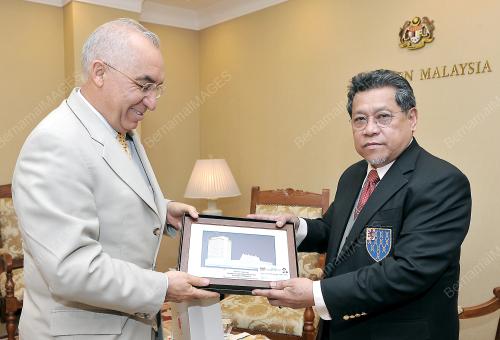 KL20_12032014_KUNJUNGAN