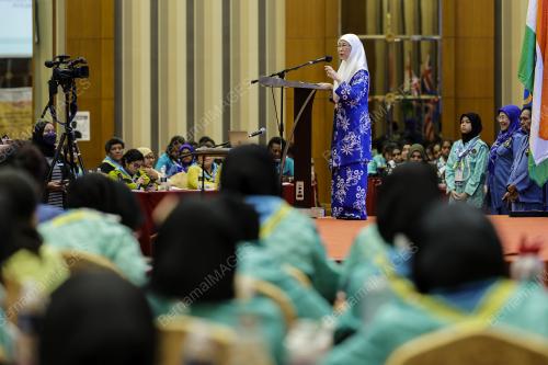 DATUK SERI DR WAN AZIZAH WAN ISMAIL