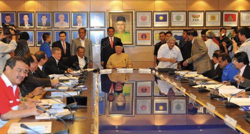 DATUK SERI MOHD NAJIB TUN ABDUL RAZAK