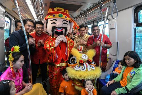 KL20_13022019_CNY_BN201902120285