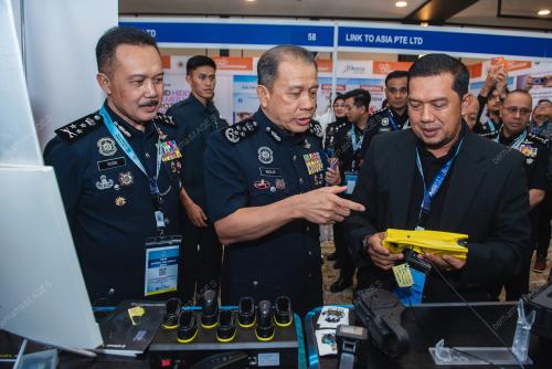 DATUK SERI MOHD KHALID MOHD ISMAIL