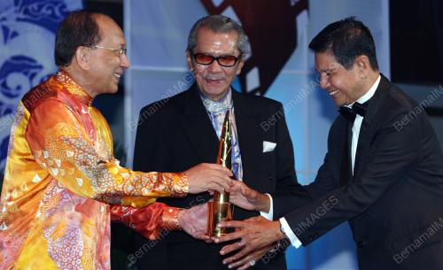DATUK SERI UTAMA DR RAIS YATIM